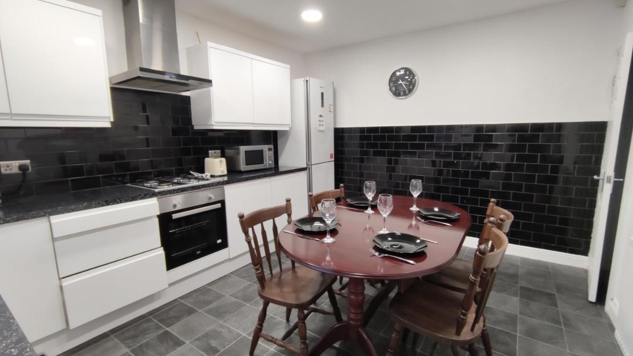 Lovely 2 Bedroom House Worsley Exterior foto