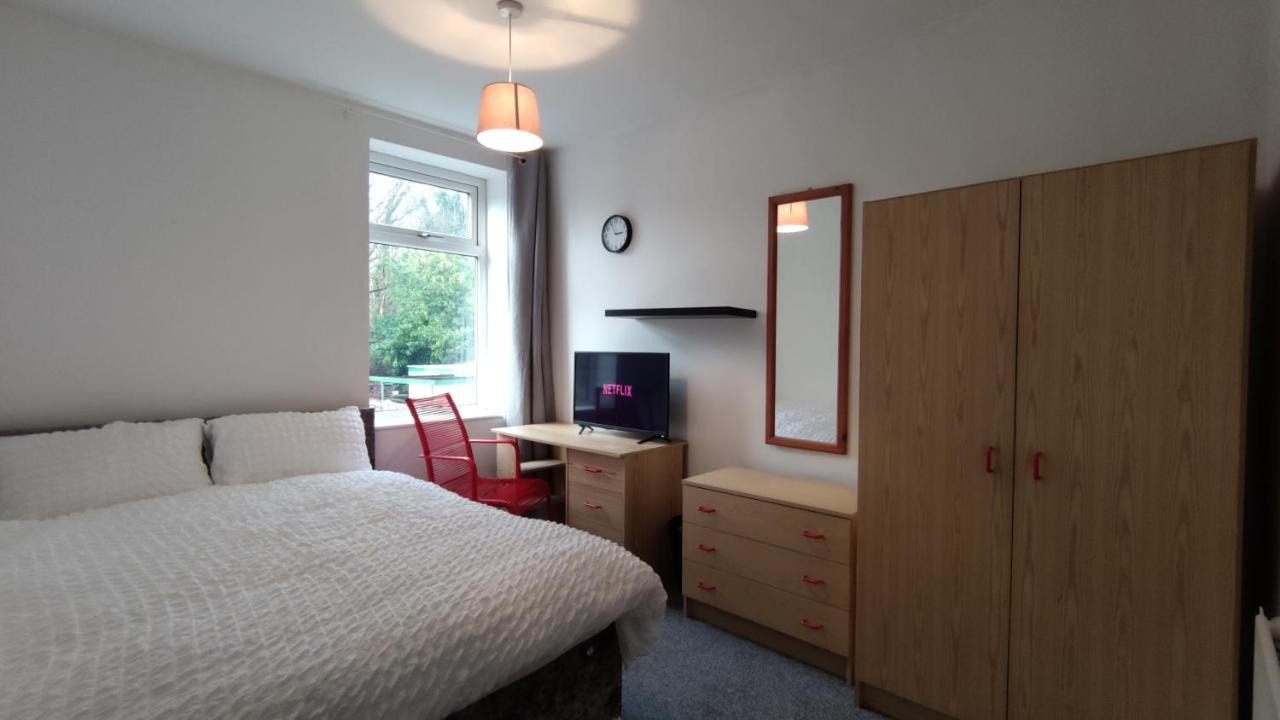 Lovely 2 Bedroom House Worsley Exterior foto